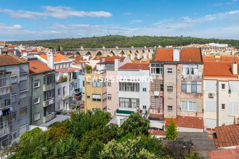 Apartamento T3 para Arrendamento em Campolide Foto 17