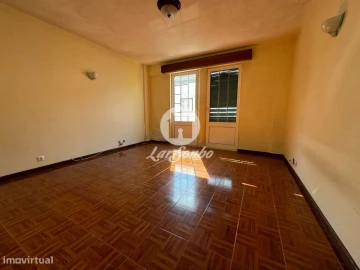 Negócio para Venda em Ponta Delgada (São Pedro)