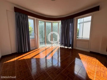 Negócio para Venda em Ponta Delgada (São Pedro)