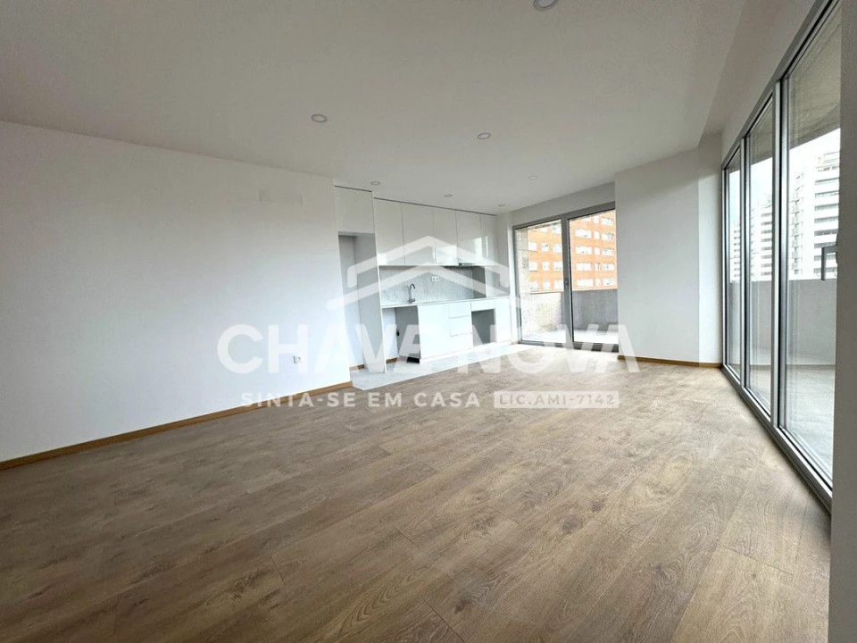 Apartamento T1 para Arrendamento em Ramalde Foto 3