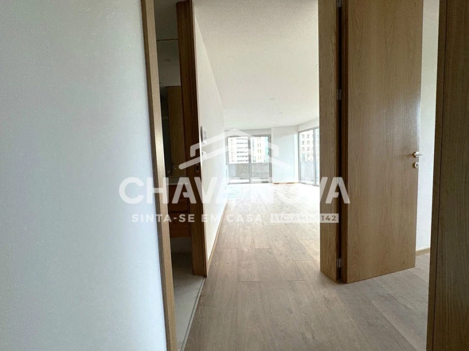 Apartamento T1 para Arrendamento em Ramalde Foto 7