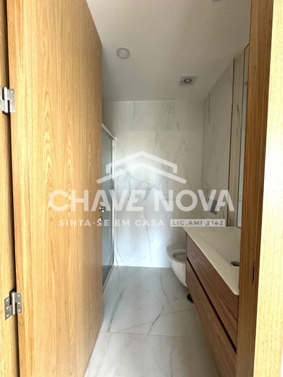 Apartamento T1 para Arrendamento em Ramalde Foto 5