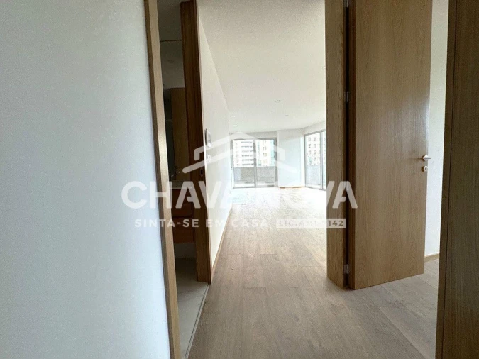 Apartamento T1 para Arrendamento em Ramalde Foto 7