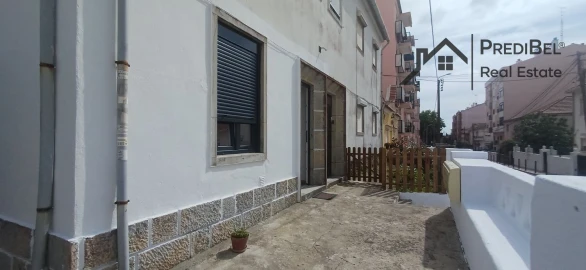 Apartamento T1 para Venda em Cacém e São Marcos