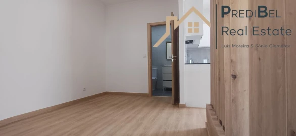 Apartamento T1 para Venda em Cacém e São Marcos