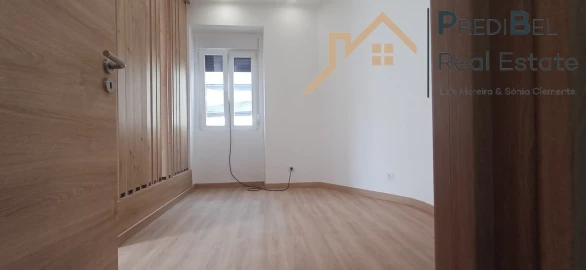 Apartamento T1 para Venda em Cacém e São Marcos