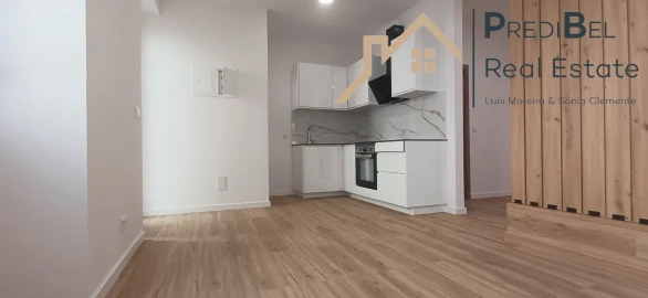 Apartamento T1 para Venda em Cacém e São Marcos