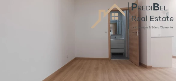 Apartamento T1 para Venda em Cacém e São Marcos