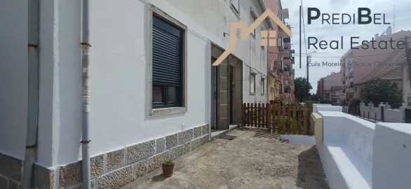 Apartamento T1 para Venda em Cacém e São Marcos