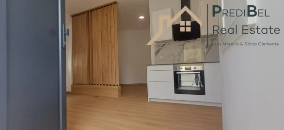 Apartamento T1 para Venda em Cacém e São Marcos