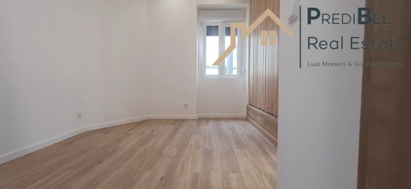 Apartamento T1 para Venda em Cacém e São Marcos