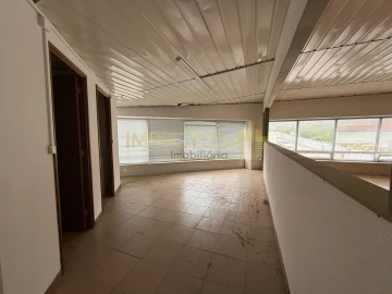 Loja para Arrendamento em Bougado (São Martinho e Santiago)