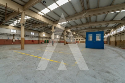 Armazém para Arrendamento em Barcarena
