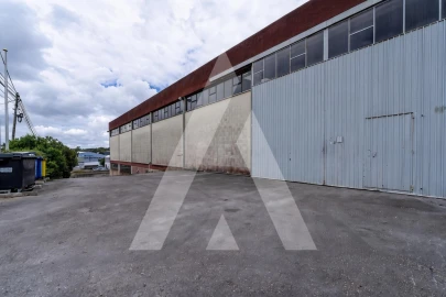 Armazém para Arrendamento em Barcarena
