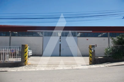 Armazém para Arrendamento em Barcarena