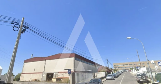 Armazém para Arrendamento em Barcarena