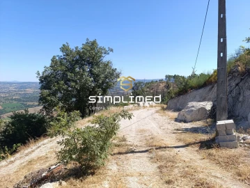 Quinta T0 para Venda em Orjais