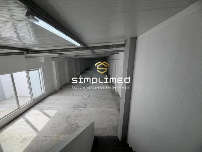 Loja para Venda em Baixa da Banheira e Vale da Amoreira Foto 7