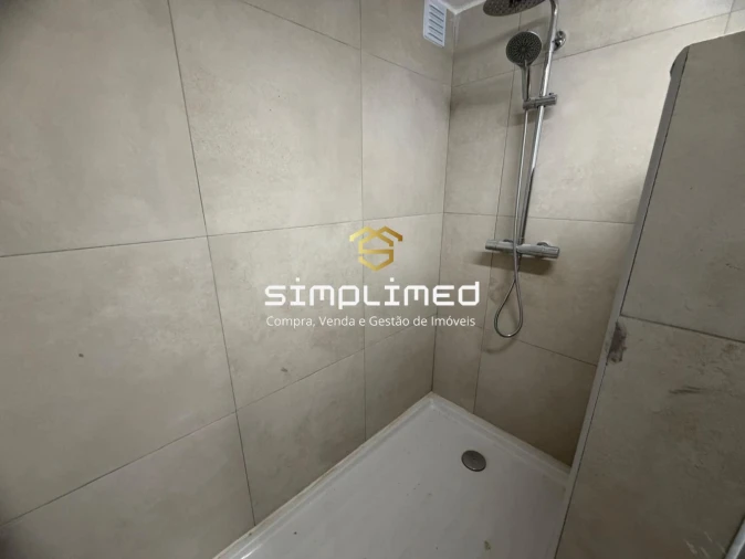 Loja para Venda em Baixa da Banheira e Vale da Amoreira Foto 16