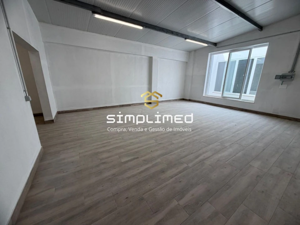 Loja para Venda em Baixa da Banheira e Vale da Amoreira Foto 12