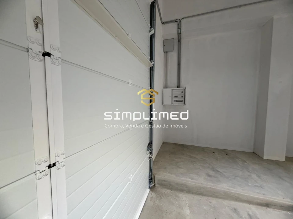 Loja para Venda em Baixa da Banheira e Vale da Amoreira Foto 8