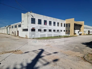 Loja para Venda em Torres Novas (Santa Maria, Salvador e Santiago)