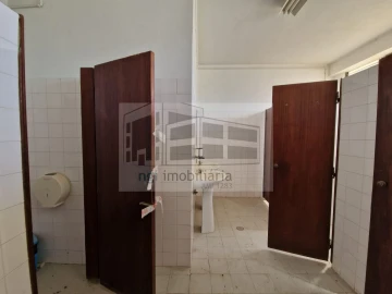 Loja para Venda em Torres Novas (Santa Maria, Salvador e Santiago)