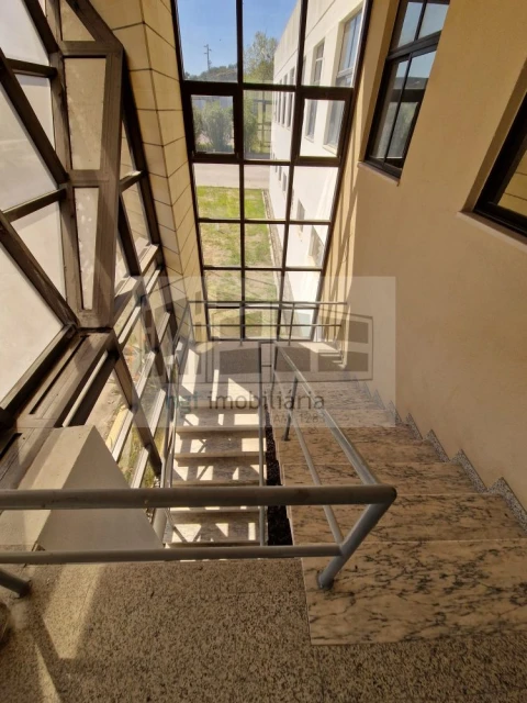 Loja para Venda em Torres Novas (Santa Maria, Salvador e Santiago)