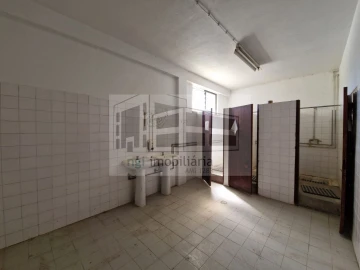 Loja para Venda em Torres Novas (Santa Maria, Salvador e Santiago)