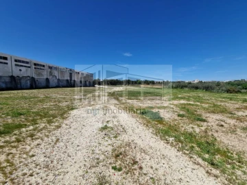 Loja para Venda em Torres Novas (Santa Maria, Salvador e Santiago)