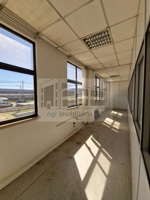 Loja para Venda em Torres Novas (Santa Maria, Salvador e Santiago)