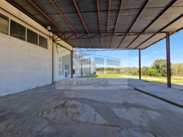 Loja para Venda em Torres Novas (Santa Maria, Salvador e Santiago)