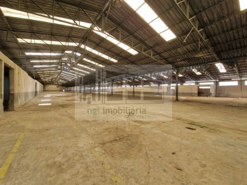 Loja para Venda em Torres Novas (Santa Maria, Salvador e Santiago)