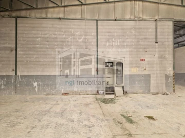 Loja para Venda em Torres Novas (Santa Maria, Salvador e Santiago)