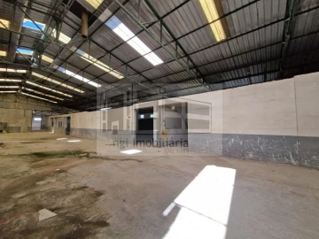 Loja para Venda em Torres Novas (Santa Maria, Salvador e Santiago)