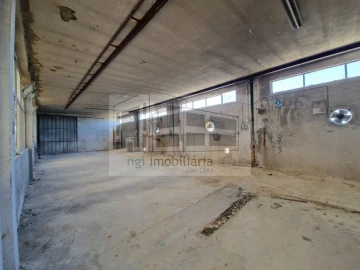 Loja para Venda em Torres Novas (Santa Maria, Salvador e Santiago)