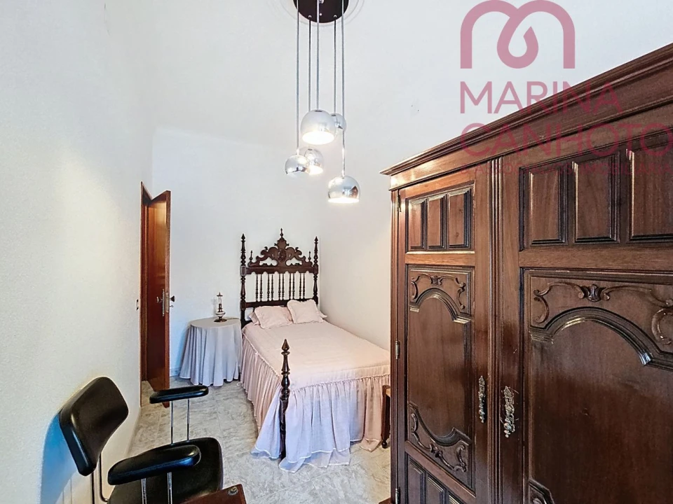 Moradia T4 para Venda em Bencatel Foto 24