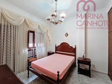 Moradia T4 para Venda em Bencatel