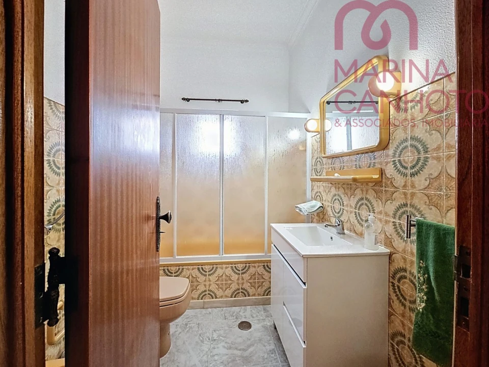 Moradia T4 para Venda em Bencatel Foto 36