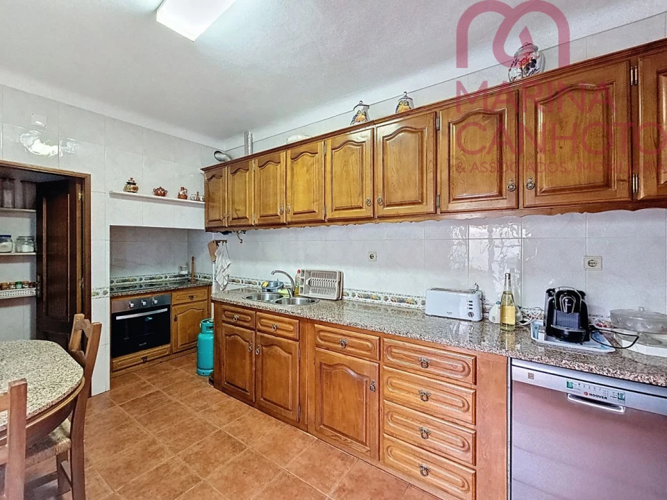 Moradia T4 para Venda em Bencatel Foto 11