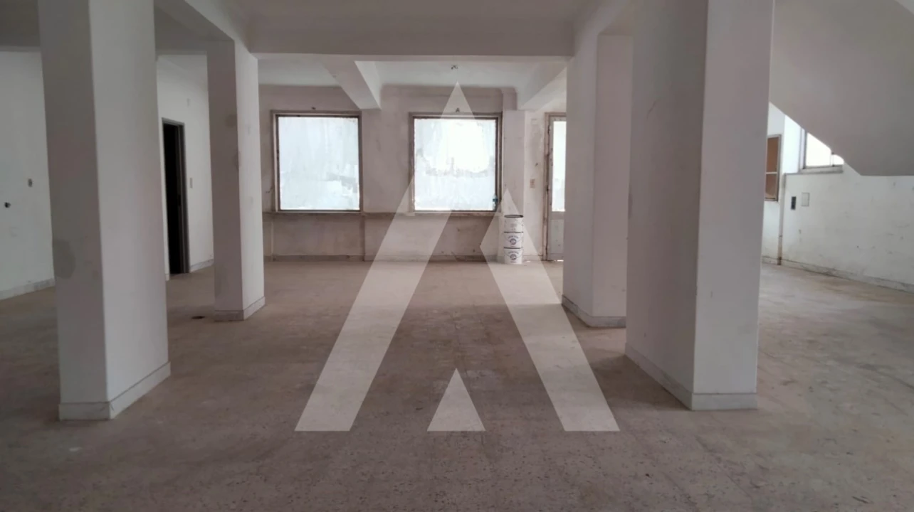 Loja para Arrendamento em Agualva e Mira-Sintra Foto 1