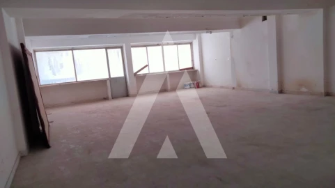 Loja para Arrendamento em Agualva e Mira-Sintra