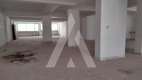 Loja para Arrendamento em Agualva e Mira-Sintra