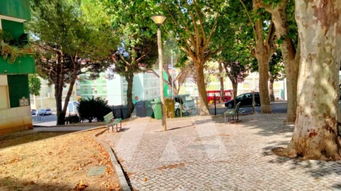 Loja para Arrendamento em Agualva e Mira-Sintra