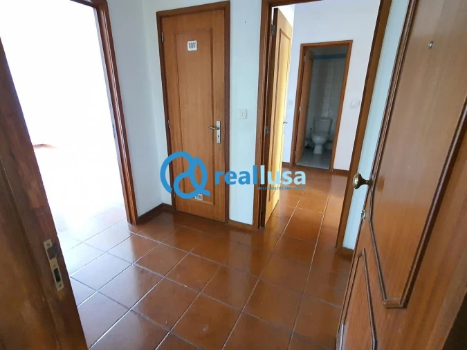 Apartamento T3 para Venda em Vilar de Andorinho Foto 12