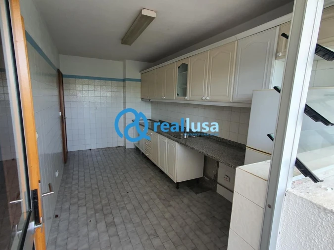 Apartamento T3 para Venda em Vilar de Andorinho Foto 4
