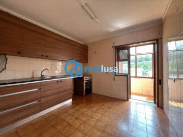 Apartamento T3 para Venda em Serzedo e Perosinho