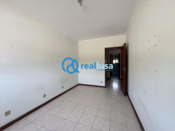 Apartamento T3 para Venda em Serzedo e Perosinho