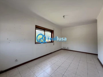 Apartamento T3 para Venda em Serzedo e Perosinho