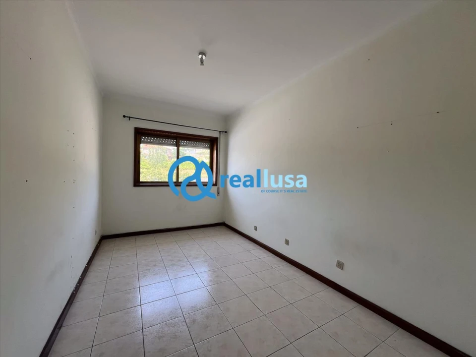 Apartamento T3 para Venda em Serzedo e Perosinho Foto 4